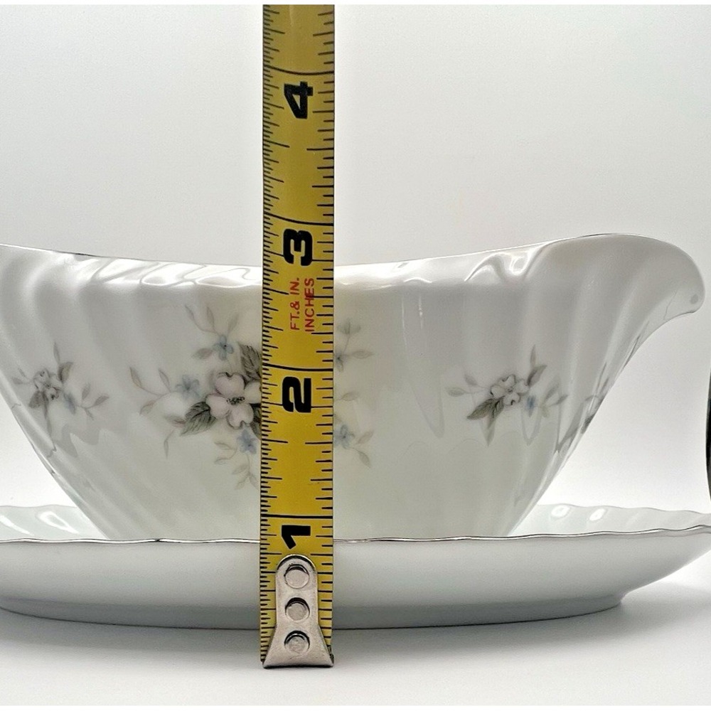 Gravy Boat Amcrest Lady Margaret Attached Underplate Fine China Platinum Japan - Picture 7 of 11